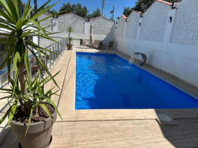 Private oasis with its own pool near the beach Urla'da Özel Havuzlu Evde Konakla